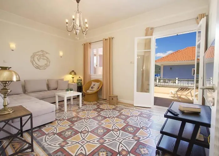 Casa Di Vito, 10m From Sami's Main Square Apartament *