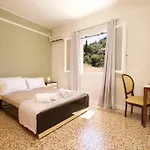 Casa Di Vito, 10m From Sami's Main Square Apartment