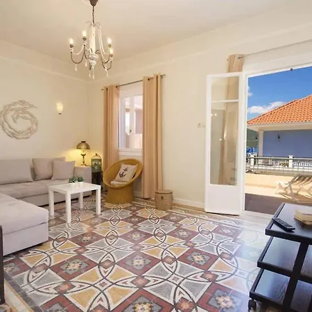 Casa Di Vito, 10m From Sami's Main Square Apartmán *