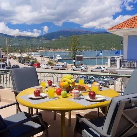 Casa Di Vito, 10m From Sami's Main Square Apartment