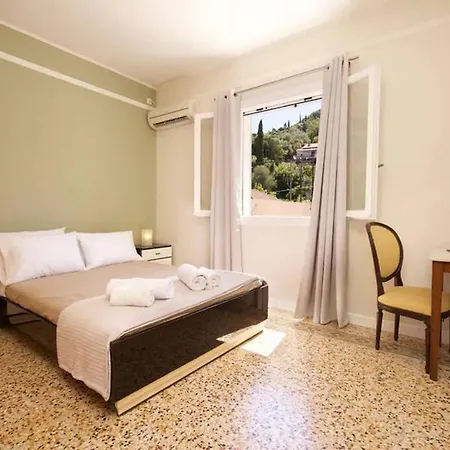 Casa Di Vito, 10m From Sami's Main Square Apartment